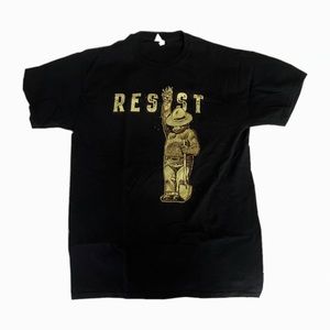 Smokey bear ‘Resist’ tee